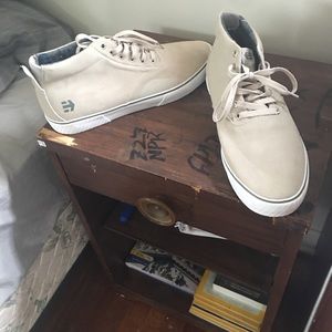 Etnies skate shoes